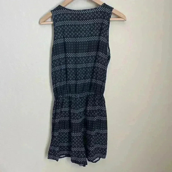 Mossimo Print Shorts Romper Size Medium - Picture 9 of 10